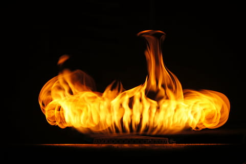 flama, foc, calenta, cremant, calor, cremar, inflamable, infern, encendre, foc - fenomen natural, calor - temperatura, fons negre, comunicació, signe, moviment, senyal d'advertència, groc, color negre, color taronja, fum - estructura física, naturalesa, color vibrant, explosió, vermell, cap gent, brillant, espurnes, Chaos, lluminós, 4K, CC0, domini públic, lliure de regalies