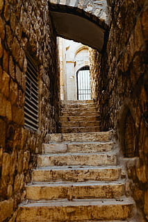 beton, trappe, vægge, fotografering af trappe, sten-, sollys, skygge, årgang, gammel, passage, by, smal, bue, trin, jerusalem, rejse, israel, arkitektur, bygget struktur, bygning, ingen mennesker, historie, trapper og trapper, dør, fortiden, indendørs, indgang, dag, stenmateriale, vindue, retning, vejen frem, døråbning, lav vinkel visning, ødelagt, Stenmur, 5K, CC0, offentligt domæne, royaltyfrie