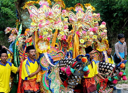 Jaava, Indonesia, kulttuuri, taide, esitys, jaran kecak, lumajang, jawa timur, ihmiset, puvut, karnevaali, viljelmät, perinteinen festivaali, Aasia, alkuperäiskulttuuria, monivärinen, juhla, oikeita ihmisiä, ihmisjoukko, festivaali, vapaa-ajan toiminta, miehet, elämäntavat, taiteen kulttuuri ja viihde, edustus, päivä, puku, perinteiset vaatteet, tanssi, luovuus, pysyvä, ulkona, karnevaali - juhla tapahtuma, 2K, CC0, public domain, rojaltivapaa