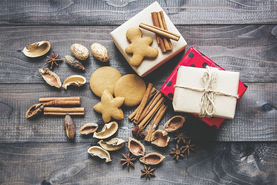 pis, laïc, fotografia, cookies, assortit, closques de nou, al forn, dos, blanc, vermell, caixes de regal, gris, fusta, superfície, galetes, Caixa, cadena, regal, celebració, Nadal, forma d'estrella, natura morta, menjar, vista d’angle alt, forma, a l'interior, material de fusta, menjar i beguda, festa, menjar dolç, cap gent, cookie, directament a sobre, gran grup d'objectes, taula, adorn de Nadal, 4K