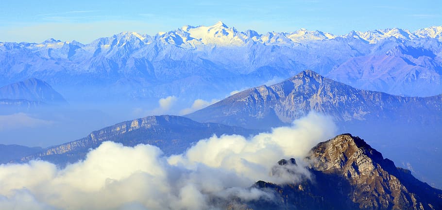 adamello, superior, muntanya, núvols, paisatge, cel, neu, naturalesa, cim de muntanya, Serra, escenics, a l'aire lliure, blau, nevat, bellesa a la natura, núvol - cel, himalayas, hivern, panoràmica, viatjar, cresta de muntanya, cap gent, temes d'animals, animals a la natura, escenics - natura, medi ambient, terra, temperatura de fred, rock, aigua, escena tranquil·la, gel, muntanya nevada, 5K