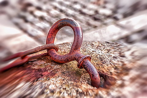 eyelet, ring, metal, fixing, mount, metal ring, rusted, iron chain, rusty, stainless, iron, chain, annular, old, members, corrosion, weathered, glowing, bent, blurry, out of focus, focus, close-up, no people, selective focus, safety, day, focus on foreground, decline, outdoors, textured, strength, deterioration, security, run-down, protection, still life, high angle view, iron - metal, 5K, CC0, public domain, royalty free