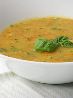 cocido, cuenco, sopa, albahaca, cocinar, comida y bebida, comida, alimentación saludable, foto de estudio, listo para comer, bienestar, de cerca, frescura, vegetal, adentro, hierba, nadie, adornar, carne, estofado, indulgencia, comida india, sopa de verduras, comida vegetariana, cena, tazón de sopa, 2K, CC0, dominio público, libre de derechos