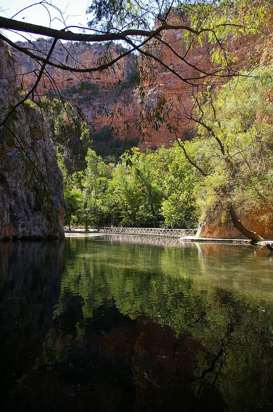 cataracta, riu, caure, pedra, monestir, cataracta, riu, monestir de pedra, arbre, reflexió, escenics, naturalesa, aigua, llac, planta, tranquil·litat, bellesa a la natura, escena tranquil·la, escenics - natura, creixement, bosc, cap gent, dia, davant del mar, escena no urbana, idíl·lic, terra, color verd, a l'aire lliure, 2K