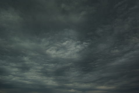 gråa moln, moln, himmel, molnig himmel, mulen, grå, depression, moln - himmel, skönhet i naturen, storm, clouds, scenics - natur, inget folk, storm moln, lågvinkelvy, bakgrunder, natur, dramatisk himmel, meteorologi, åskväder, lugn, utomhus, humörlig himmel, olycksbådande, kraft i naturen, stripig, 4K, CC0, offentligt domän, royaltyfria