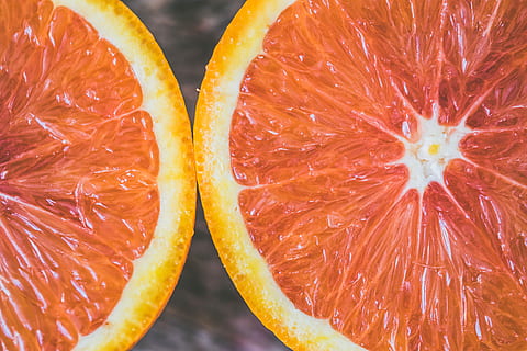 Nahansicht, Foto, Zitrusfrüchte, Obst, geschnitten, Orange, Früchte, Segment, schälen, gesundes Essen, Zitrusfrucht, Scheibe, Lebensmittel, Wohlbefinden, Essen und Trinken, Frische, orange Farbe, Kreuzung, Orangenfrucht, keine Leute, saftig, gesunder Lebensstil, Grapefruit, reif, Studioaufnahme, Vollbild, organisch, Antioxidans, Vitamin C, 4K, CC0, gemeinfrei, lizenzfrei