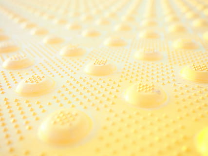 mandos, protuberancias, knops, artificial, superficie, el plastico, caucho, resumen, diseño, modelo, amarillo, fondo, antecedentes, nadie, fotograma completo, texturizado, de cerca, adentro, frescura, comida, gran grupo de objetos, comida y bebida, foto de estudio, color dorado, repetición, joyas de perlas, refresco, circulo, fondo de color, lujo, 4K, CC0, dominio público, libre de derechos