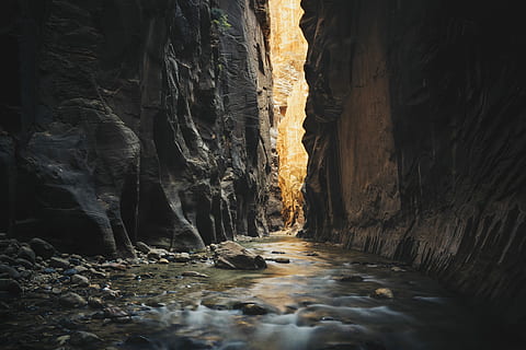 legeme, vand, kam, to, klippeformationer, klipper, flod, strøm, klippe, bjerg, dal, ingen mennesker, solid, natur, rock-objekt, ro, skønhed i naturen, scenics - natur, jord, rolig scene, træ, dag, Skov, udendørs, ikke-urbane scene, hule, bevægelse, rock formation, flydende vand, flyder, 5K, CC0, offentligt domæne, royaltyfrie