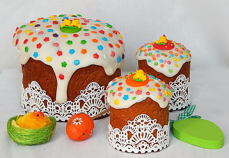 drei Muffins, Osterkuchen, Ostern backen, Ostern, Urlaub, Christus ist auferstanden, Frühling, Sonntag, Weiß, Lebensmittel, Küche, Eier, Spitze, Hefeteig, Hähnchen, drei, Kuchen, Dessert, Feier, Süßes Essen, Glasur, Dekoration, Gourmet, Cupcake, gebacken, Bäckerei, Gebäck, Hintergründe, hausgemacht, Essen und Trinken, mehrfarbig, drinnen, Stillleben, keine Leute, Tabelle, Sträusel, Nahansicht, Süss, Tierdarstellung, Genuss, Frische, Darstellung, Versuchung, gesundes Essen, Obst, 1080P, CC0, gemeinfrei, lizenzfrei