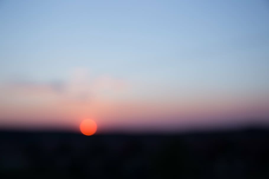 Senza titolo, rosso, bokeh, luce, foto, cielo, tramonto, sole, sfocatura, natura, orizzonte, all'aperto, Paesaggi, bellezza nella natura, scena tranquilla, notte, nessuno, blu, copia spazio, scenics - natura, la tranquillità, skyline urbano, crepuscolo, silhouette, ambiente, cielo sereno, paesaggio, buio, 5K