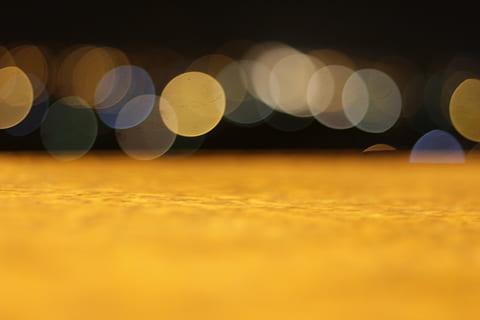 eben, Oberfläche, Bokeh, Nacht-, verwischen, Linsenunschärfe, Unscharf gestellt, beleuchtet, orange Farbe, abstrakt, Gelb, Himmel, keine Leute, Hintergründe, Linseneffekt, Kreis, Sonnenuntergang, Licht - natürliches Phänomen, wolke - himmel, draußen, mehrfarbig, Geometrische Figur, glühend, Natur, Muster, abstrakte Hintergründe, Struktureffekt, 5K, CC0, gemeinfrei, lizenzfrei