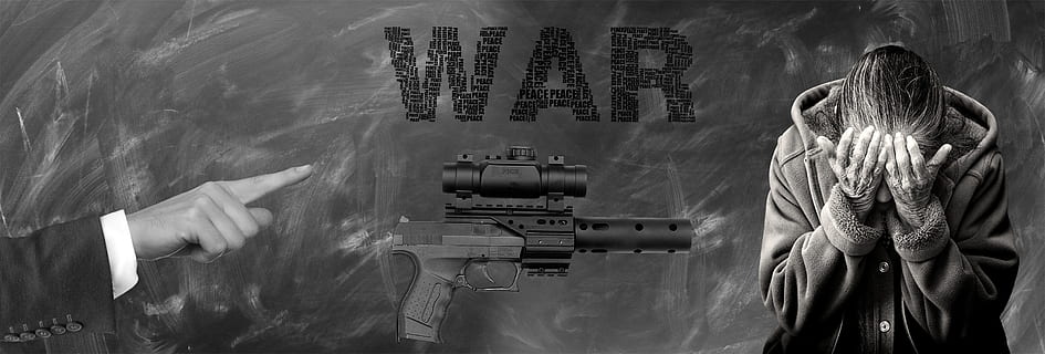persona, cobertura, cara, superposició de text de guerra, nota, arma, guerra, mort, desesperació, pistola, símbol, lleis de pistoles, vestíbul de pistoles, disparar, humà, pistola de mà, morir, perillós, boomstick, crim, lluita, arma curta, gent, vista del darrere, compost digital, panoràmica, a l'interior, creativitat, imatge composta, adult, cintura cap amunt, tecnologia, art i artesania, comunicació, representació humana, text, homes, negocis, arquitectura, creença, religió, cara oculta, 2K, CC0, domini públic, lliure de regalies