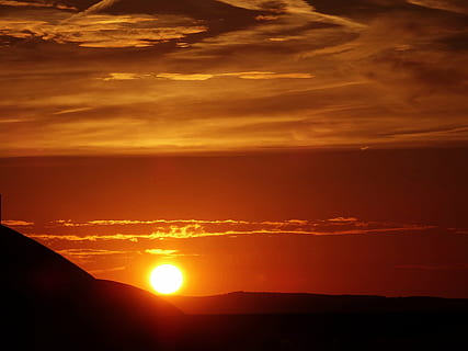 posta de sol, sol, cel, núvols, Sol ponent, abendstimmung, crepuscle, núvol - cel, bellesa a la natura, escenics - natura, llum solar, color taronja, tranquil·litat, cel dramàtic, naturalesa, escena tranquil·la, silueta, idíl·lic, medi ambient, cap gent, por, majestuós, groc, a l'aire lliure, flare de la lent, cel romàntic, 5K, CC0, domini públic, lliure de regalies