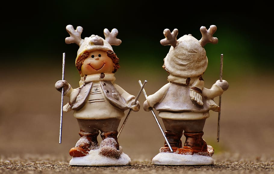 Zahlen, Elch, lustig, Winter, Weihnachten, Tier, Deko, Weihnachtszeit, Advent, Dekoration, Dezember, nachdenklich, verziert, Weihnachtsdekoration, Zahl, Figur, Spielzeug, Darstellung, menschliche Darstellung, Kunst und Handwerk, keine Leute, Kreativität, zwei Objekte, Kunst, männliche Ähnlichkeit, Säugetier, Nahansicht, Fokus auf den Vordergrund, weibliche Ähnlichkeit, Tag, Essen und Trinken, Natur, Lebensmittel, 5K