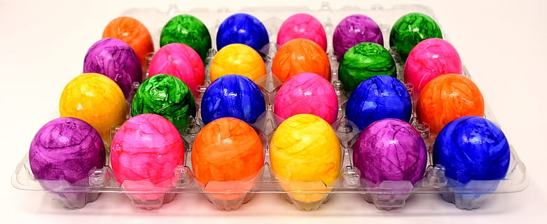 ous de plàstic de colors assortits, clar, cas, ous de pa, ous de Pasqua, de colors, colorit, ou, Pasqua, Feliç Pasqua, ous de pasqua tenyits, color, ous de colors, ous bullits, ou de Pasqua, ous tenyits, multicolor, variació, elecció, menjar, menjar i beguda, en fila, gran grup d'objectes, menjar dolç, celebració, color vibrant, dolç, a l'interior, cap gent, caramels, festa, tir de l'estudi, porpra, 5K, CC0, domini públic, lliure de regalies