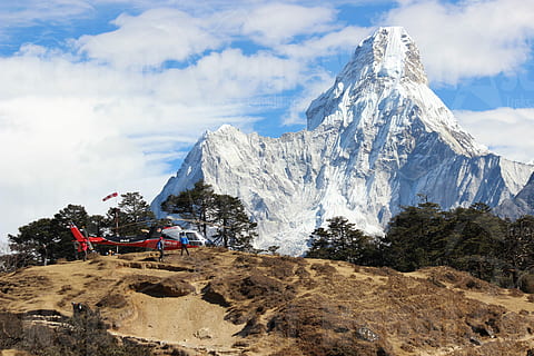 Everest, Base, Lager, heli, Tour, Gipfel, Grün, blätterte, Bäume, Berg, Weiß, Schnee, Himmel, wolke - himmel, Szenen - Natur, Schönheit in der Natur, Gebirge, Winter, kalte Temperatur, Abenteuer, Natur, Landschaft, Umgebung, Tag, ruhige Szene, Nicht-städtische Szene, Rock, schneebedeckter Berg, Freizeitbeschäftigung, draußen, Formation, 5K, CC0, gemeinfrei, lizenzfrei