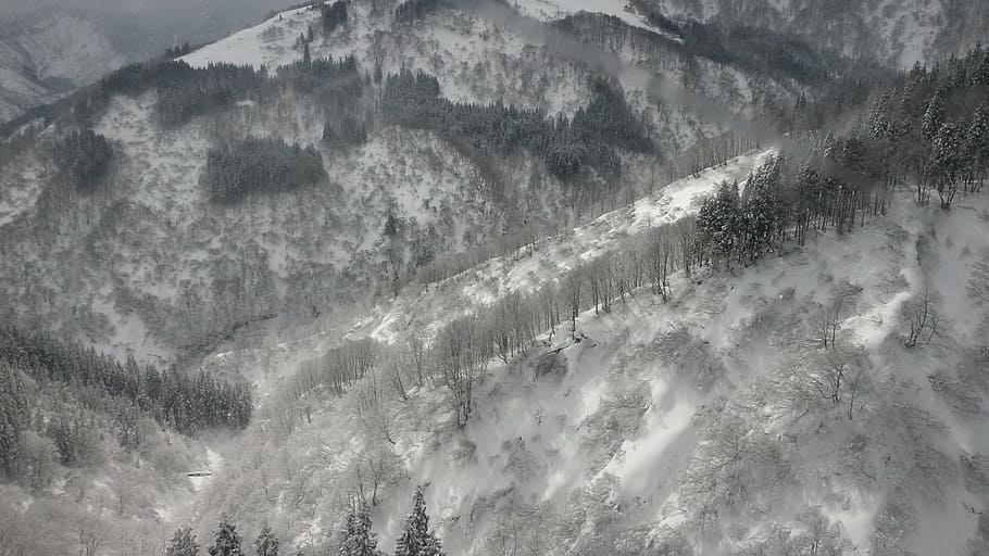 bjerg, sne, himmel, vinter, natur, blå, kold, rejse, skønhed i naturen, scenics - natur, ingen mennesker, dag, ikke-urbane scene, miljø, ro, rolig scene, fuld ramme, bjergkæde, sky - himmel, udendørs, kold temperatur, baggrunde, landskab, jord, formation, 2K