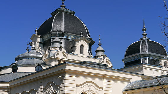 arquitectura, vista, budapest, cúpula, religió, lloc de culte, exterior de l'edifici, espiritualitat, creença, estructura construïda, cel, naturalesa, cel clar, vista d’angle baix, edifici, blau, cap gent, destinacions de viatge, dia, creu, 4K, CC0, domini públic, lliure de regalies