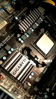 processeur, pc, carte mère, des ordinateurs, et, chipset, La technologie, contrôle, la communication, personne, lien, industrie, équipement, Industrie électronique, à l'intérieur, arrière-plans, fermer, plein cadre, complexité, Panneau de contrôle, circuit imprimé, vue grand angle, ordinateur, illuminé, puce informatique, moderne, équipement électrique, 4K, CC0, domaine public, libre de droits