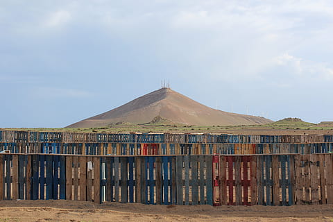 lanzarote, Munte, ciudat, gamă, uscat, peisaj, vulcanic, Insulele Canare, Spania, bizar, vulcan, arhitectură, teren, cer, nor - cer, zi, nici o persoana, natură, construită, apă, exteriorul clădirii, plajă, călătorie, în aer liber, scenice - natura, mediu inconjurator, clădire, nisip, destinații de călătorie, 5K, CC0, domeniu public, fără drepturi de autor