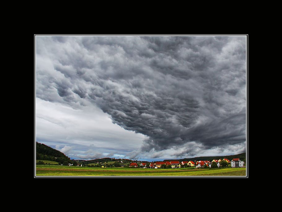 Bild, Wolken, nach vorne, dunkle Wolken, Gewitterwolke, Rahmen, wolke - himmel, Himmel, Natur, Umgebung, Sturm, keine Leute, Schönheit in der Natur, Sturmwolke, draußen, Landschaft, Szenen - Natur, Tag, bedeckt, Pflanze, Land, Gras, Wolkengebilde, ruhige Szene, Ruhe, bedrohlich, 4K