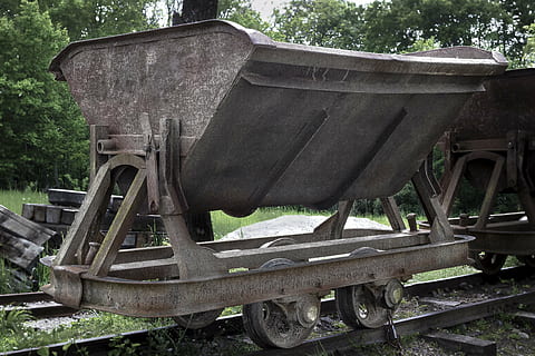 vagó, ferro, rail, òxid, oxidació, cap gent, planta, dia, transport, transport per ferrocarril, vell, naturalesa, pista, manera de transport, arbre, abandonat, terra, vies del ferrocarril, obsoleta, metall, camp, a l'aire lliure, tren, roda, 4K, CC0, domini públic, lliure de regalies