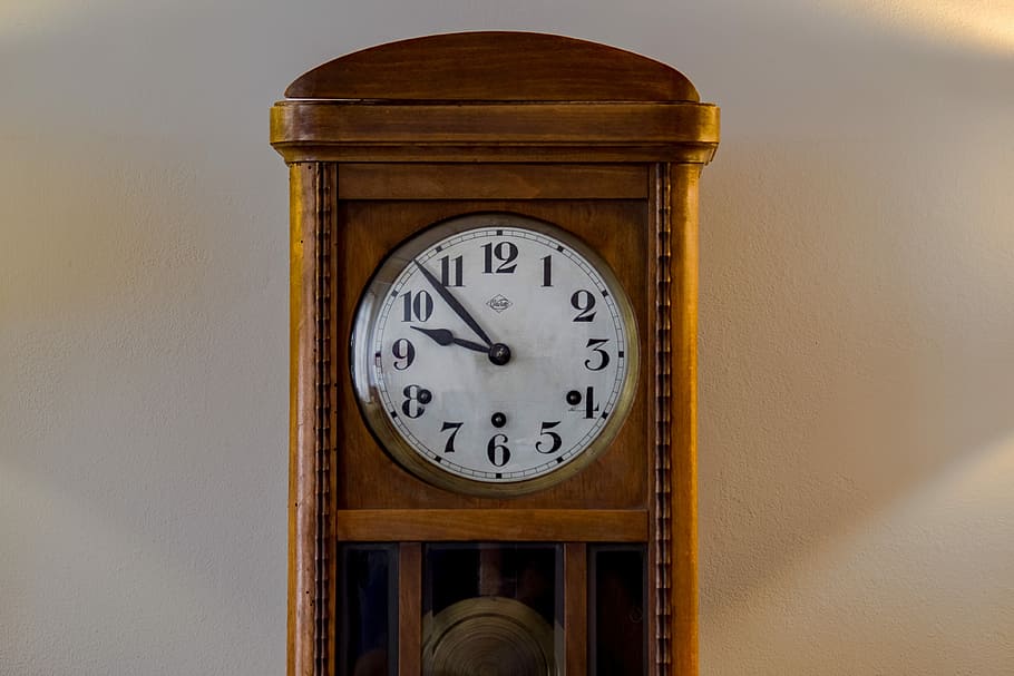 temps, rellotge, veure, pèndol, fusta, antic, vell, minut, nombre, rellotge de mà, Minuta, funció de construcció de parets, cap gent, material de fusta, hora de la mà, instrument del temps, despertador, primer pla, a l'interior, data límit, precisió, fet per l'home, objectes fets per l’home, dia, 4K