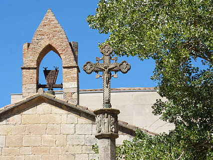 krydstogt, gotisk, kloster, klokketårn, Poblet, Catalunya, bygget struktur, arkitektur, træ, bygning udvendig, sted for tilbedelse, religion, lav vinkel visning, natur, dag, himmel, plante, ingen mennesker, tro, bygning, spiritualitet, rejsemål, skyfri himmel, udendørs, bue, ur, 4K, CC0, offentligt domæne, royaltyfrie