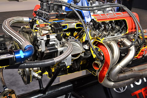 kırmızı, gri, siyah, araç motoru, süper şarjlı motor, yarış arabası motoru, motor, araba, Süper, 25, yüklü, sıcak çubuk, yarış, çubuk, araç, kısa mesafeli yarış arabası, bayrak, Amerikan, modern motor, krom, yakıt çizgisi, hava hattı, gaz hattı, sıvı yağ, petrol hattı, ölçü, borular, çelik, Demir, spor, otomotiv, hızlı, yeni, otomobil, nostalji, modern, dizayn, taşıma, seyahat, Oto, sürücü, taşımacılık, Araba Galerisi, teknoloji, ekipman, bakım, tekerlek, tamir etmek, mekanik, garaj, makine, iş, atölye, hizmet, istasyon, bilgisayar, düzeltmek, Dükkan, toyota, tro, v8, ulaşım modu, kara taşıtı, metal, kapatmak, makinalar, sanayi, karmaşa, motosiklet, insansız, araç kısmı, Motorlu araç, otomobil endüstrisi, içeriye, sabit, gümüş renkli, 2K