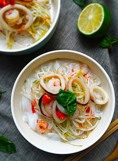 tom yum goong soup, mie beras, tom yum goong, Sup, makanan, gourmet, sayur-mayur, makan, membumbui, kesegaran, Mie, makan malam, balapecah, Semacam spageti, makan sehat, mangkuk, piring, budaya, makan siang, suhu panas, merapatkan, makanan dan minuman, tauge, makanan laut, tidak ada orang, siap untuk dimakan, makanan Italia, kesejahteraan, meja, dalam ruangan, lemon, buah jeruk, buah, ukuran porsi, tampilan sudut tinggi, hiasan, 2K, CC0, domain publik, bebas royalti