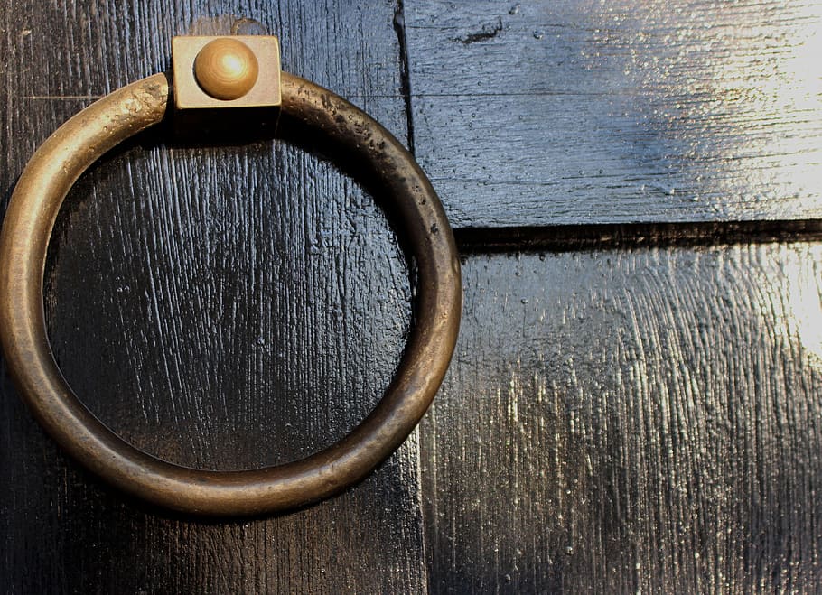 dørhammer, ring, håndtere, indgang, dør, Hammeren, gammel, metal, dekoration, døråbning, Brun, dekorative, knop, årgang, dørhåndtag, Port, alderen, struktur, træ-, ingen, ru, forvitret, rustik, træ - materiale, gammeldags, baggrunde, tæt på, antik, tekstureret, ingen mennesker, dag, udendørs, friskhed, cirkel, geometrisk form, form, smykker, træ, indendørs, design, bord, trækorn, 4K