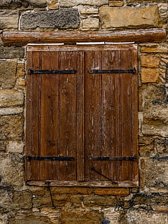janela, velho, intemperizado, envelhecido, estragado, parede, arquitetura, casa, decair, oxidado, suja, madeira - material, porta, Entrada, fechadas, estrutura construída, recurso de construção de parede, segurança, ninguém, protecção, Castanho, exterior do edifício, tijolo, madeira, parede de tijolos, construção, parede de pedra, Antiguidade, 5K, CC0, domínio público, royalty free