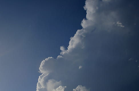 moln, stackmoln, stor, vit, kant, ljus, himmel, blå, moln - himmel, bakgrunder, clouds, natur, skönhet i naturen, inget folk, atmosfär, vind, scenics - natur, lugn, miljö, fluffig, dag, cumulonimbus, vit färg, utomhus, mjukhet, meteorologi, abstrakt, klimat, 2K, CC0, offentligt domän, royaltyfria