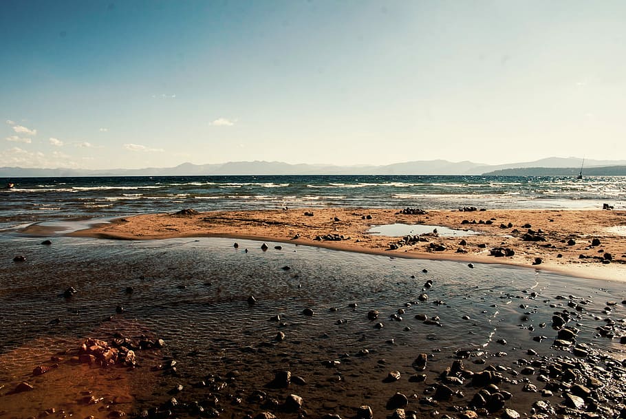 fotografia de paisatge, vora del mar, pedres, platja, sorra, naturalesa, mar, paisatge, cel, aigua, cap gent, escenics, línia de costa, a l'aire lliure, llocs de viatges, horitzó sobre l’aigua, terra, escenics - natura, bellesa a la natura, tranquil·litat, escena tranquil·la, horitzó, onada, moviment, posta de sol, dia, marea baixa, 720P