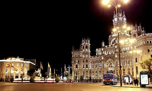 albastru, autobuz, față, biserică, Madrid, Spania, noapte, oraș, arhitectură, Madrid, Spania, capital, cer, steag, istorie, vacanţă, camion, lumini, iluminat, construită, exteriorul clădirii, lumina stradală, transport, mijloc de transport, stradă, mașină, vehicul cu motor, oameni apropiați, clădire, vehiculul terestru, drum, destinații de călătorie, mişcare, natură, în aer liber, 1080P, CC0, domeniu public, fără drepturi de autor