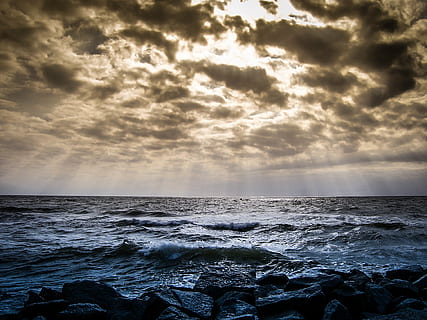 tubuh, air, siang hari, foto, langit, awan, pemandangan, biru, alam, melihat, laut, samudra, ombak, laut baltik, keindahan di alam, cakrawala di atas air, cloudscape, langit yang dramatis, awan - langit, horison, scenics - alam, gelombang, gerakan, pantai, tanah, ketenangan, tidak ada orang, adegan yang tenang, batu, di luar rumah, idilis, kekuatan di alam, pemecahan, 1080P, CC0, domain publik, bebas royalti