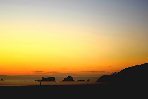 silhouette, mountain ranges, photo, mountain, golden, hour, sunset, ocean, sea, beach, water, clouds, sun, sky, orange color, tranquil scene, scenics, nature, beauty in nature, tranquility, landscape, outdoors, scenics - nature, copy space, land, idyllic, no people, non-urban scene, architecture, 4K