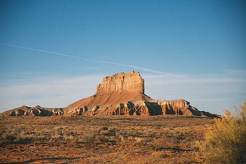 braun, Felsformation, oben, Hügel, Blau, Himmel, tagsüber, Tal tagsüber, Grand Canyon, blauer Himmel, Berg, ländlich, Schmutz, Utah, Wüste, Landschaft, Natur, Vereinigte Staaten von Amerika, szenen, monumenttal, Sandstein, Südwesten der USA, wilder Westen, Arizona, Rock - Objekt, draußen, Butte - Felsvorsprung, monument valley tribal park, Nationalpark, keine Leute, Schönheit in der Natur, extremes Gelände, Mesa, berühmter Platz, Navajo, Wildnisgebiet, Fernbedienung, nordamerikanische Stammeskultur, Tag, Rock, Umgebung, Land, Szenen - Natur, klarer Himmel, ruhige Szene, solide, Ruhe, Geologie, physische Geographie, Nicht-städtische Szene, Klima, trockenes Klima, erodiert, Formation, 5K, CC0, gemeinfrei, lizenzfrei