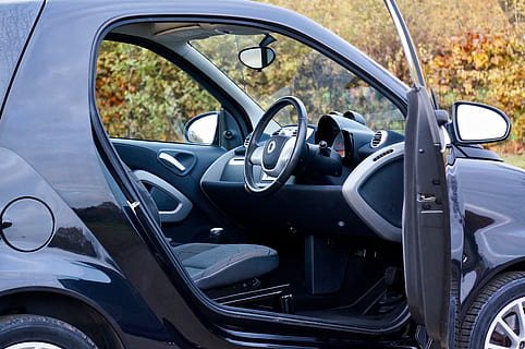 smart, bil, køretøj, transportere, automobil, transportmidler, auto, køre, automotive, hjul, motor, dæk, transportform, motor køretøj, land køretøj, rat, glas - materiale, ingen mennesker, dag, kontrolpanel, afspejling, tæt på, metal, udendørs, instrumentbræt, moderne, teknologi, luksus, natur, sølvfarvet, 4K, CC0, offentligt domæne, royaltyfrie