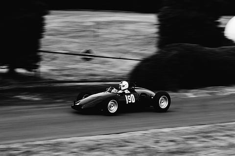 panoramica, fotografia, corridore, foto in scala di grigi, persona, equitazione, macchina da corsa, auto, da corsa, guida, sfondo, mezzi di trasporto, movimento, velocità, modo di trasporto, movimento sfocato, concorrenza, in movimento, veicolo terrestre, sport, gara sportiva, giorno, persone reali, veicolo a motore, persone, all'aperto, stili di vita, strada, viaggio, ruota, pista automobilistica, 5K, CC0, dominio pubblico, privo di copyright