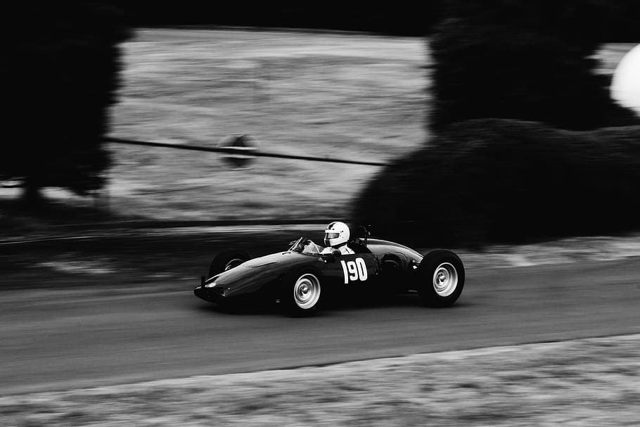 panoramica, fotografia, corridore, foto in scala di grigi, persona, equitazione, macchina da corsa, auto, da corsa, guida, sfondo, mezzi di trasporto, movimento, velocità, modo di trasporto, movimento sfocato, concorrenza, in movimento, veicolo terrestre, sport, gara sportiva, giorno, persone reali, veicolo a motore, persone, all'aperto, stili di vita, strada, viaggio, ruota, pista automobilistica, 5K