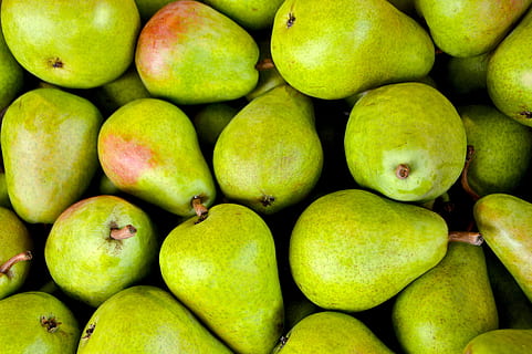 oval, green, fruit lot, fruit, pear, pear basket, sweet, left untreated, market, purchasing, healthy, bio, food, naturkost, green color, food and drink, healthy eating, large group of objects, full frame, abundance, no people, backgrounds, wellbeing, freshness, close-up, retail, apple, granny smith apple, still life, for sale, high angle view, organic, ripe, 5K, CC0, public domain, royalty free