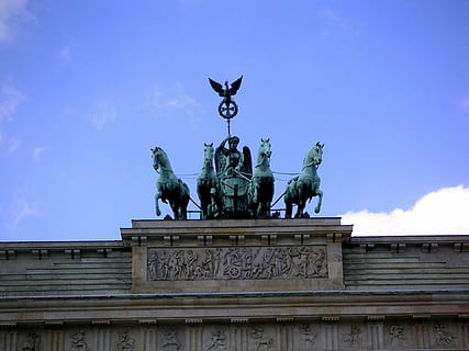 Quadriga, berlin, statue, berømt sted, Brandenburg gate, arkitektur, monument, Europa, quadriga statue - Brandenburger Tor, skulptur, hest, kunst og Håndverk, representasjon, himmel, kreativitet, by, bygget struktur, menneskelig representasjon, fortiden, historie, byporten, reisemål, håndverket, lav vinkel visning, dyreliv, bygge eksteriør, ingen folk, utendørs, arkitektonisk kolonne, utsmykkede, 1080P, CC0, offentlig domene, opphavsrett gratis