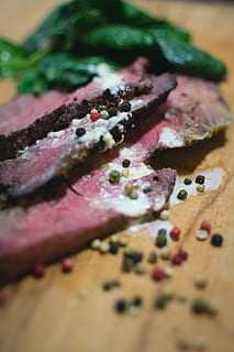 filete de carne asada de pimienta, pimienta, carne asada, Filete de ternera, carne de vaca, asado, filete, comida, carne, gastrónomo, rebanada, nadie, de cerca, frescura, comida y bebida, vegetal, cena, A la parrilla, imagen en color, alimentos crudos, listo para comer, naturaleza muerta, adentro, alimentación saludable, bienestar, enfoque selectivo, tamaño de la porción, indulgencia, Fruta, plato, semilla, adornar, tentación, bocadillo, 5K