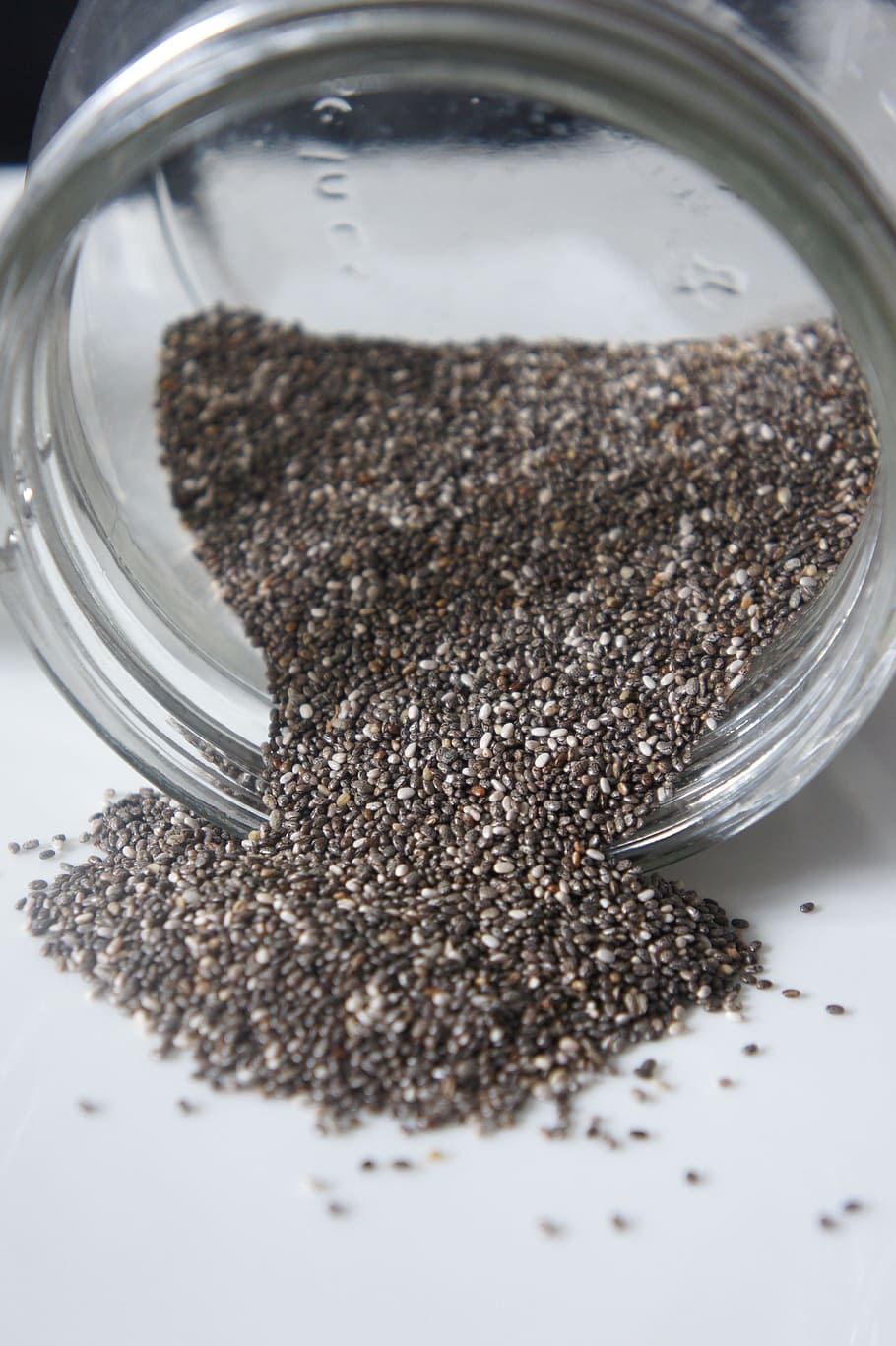 menjar, sec, vidre, borrós, lot, chia, primer pla, condiment, cuinar, epicure, focus, jar, llavors, a l'interior, menjar i beguda, contenidor, enfocament selectiu, natura morta, ingredient, espècia, vidre - material, cap gent, vista d’angle alt, taula, frescor, llavor, benestar, alimentació saludable, preparació, cafeïna, 4K