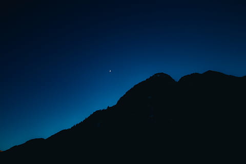 foto da silhueta, montanha, azul, Sombrio, céu, fotografia, silhueta, noite, natureza, panorama, astronomia, lua, scenics, estrela - espaço, ao ar livre, beleza na natureza, cena tranquila, ninguém, tranquilidade, scenics - natureza, espaço, copie o espaço, céu limpo, cadeia de montanhas, idílico, Pico da montanha, 5K, CC0, domínio público, royalty free