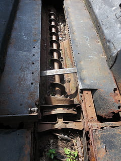 Kohle, Bagger, Zug, Dampf, Metall, rostig, keine Leute, verlassen, alt, beschädigt, Tag, Verschlechterung, Ablehnen, obsolet, verwittert, heruntergewirtschaftet, Schienenverkehr, draußen, Nahansicht, Sonnenlicht, schlechter Zustand, High Angle View, Natur, Spur, Eisen, 4K, CC0, gemeinfrei, lizenzfrei