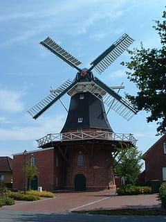 antic, molí de vent, vent, molí, Alemanya, vell, molí de vent, vent, molí, moliner, vintage, agricultura, ostfriesland, arquitectura, energia eòlica, dia, energia alternativa, estructura construïda, cel, energia renovable, turbina, aerogenerador, conservació del medi ambient, naturalesa, molí de vent tradicional, generació de combustible i energia, arbre, cap gent, medi ambient, exterior de l'edifici, planta, núvol - cel, vista d’angle baix, a l'aire lliure, 2K, CC0, domini públic, lliure de regalies