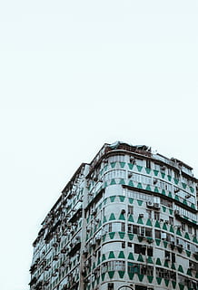 arsitektur hong kong, putih, hijau, beton, bangunan, siang hari, eksterior bangunan, Arsitektur, struktur yang dibangun, menyalin ruang, langit, langit cerah, tampilan sudut rendah, tidak ada orang, hari, alam, kota, distrik perumahan, jendela, di luar rumah, Apartemen, modern, rumah, pola, bahan kaca, 2K, CC0, domain publik, bebas royalti