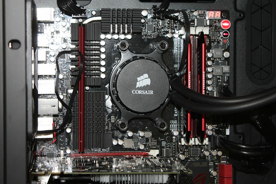 màquina, corsari, pc, gamer, PC, jugador, indústria, tecnologia, maquinària, part de la màquina, Font d'alimentació, cap gent, a l'interior, equipament, connexió, control, primer pla, comunicació, metall, forma geomètrica, cercle, text, fàbrica, complexitat, vermell, cultura i entreteniment artístic, placa base, equipament elèctric, 4K
